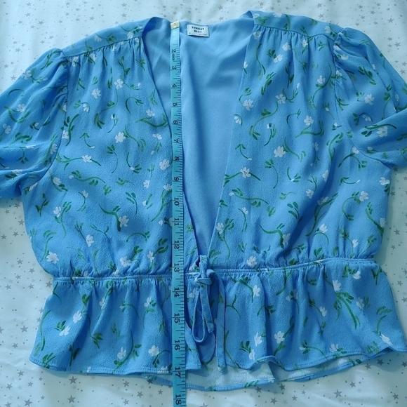 Aritzia Sunday Best Cropped Tie Front Top, Size Small - Picture 12 of 14